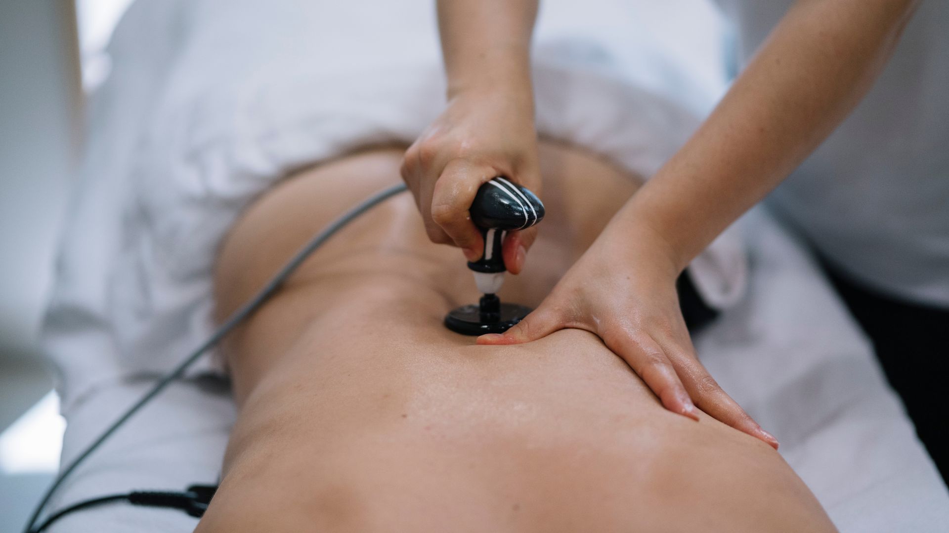 Tecnología en fisioterapia en Sabadell cómo INDIBA y ondas de choque aceleran tu recuperación
